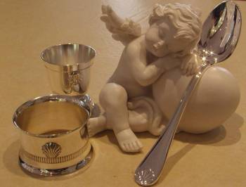 Cadeaux de naissance ou de baptême dans votre bijouterie Julien à Plan de Cuques près d'Allauch