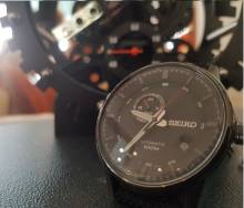 Montre Auto fond carbone
